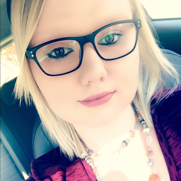 Meet your Posher, Kelly - Picture 1 of 1